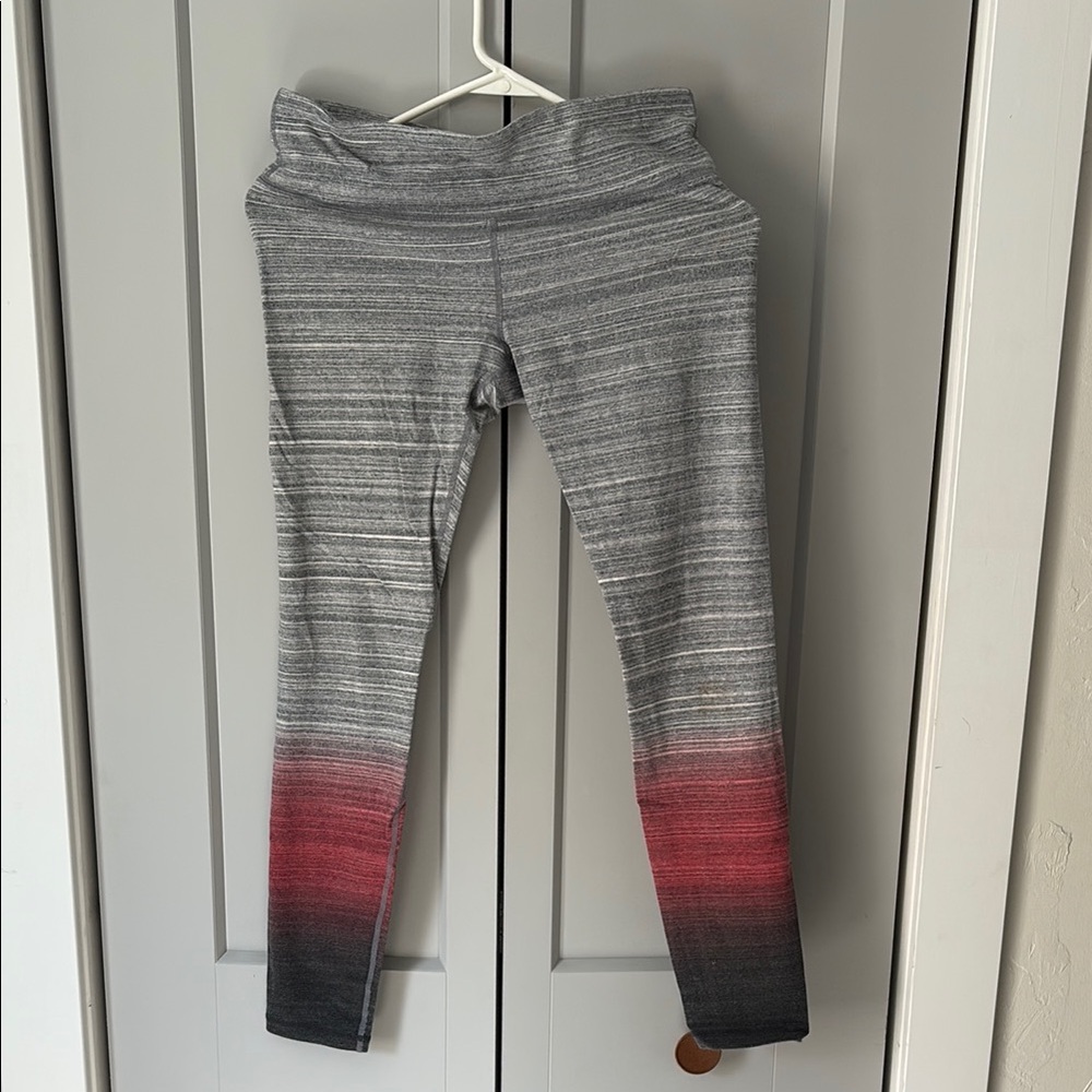 Gap Gray and Red Ombre Leggings